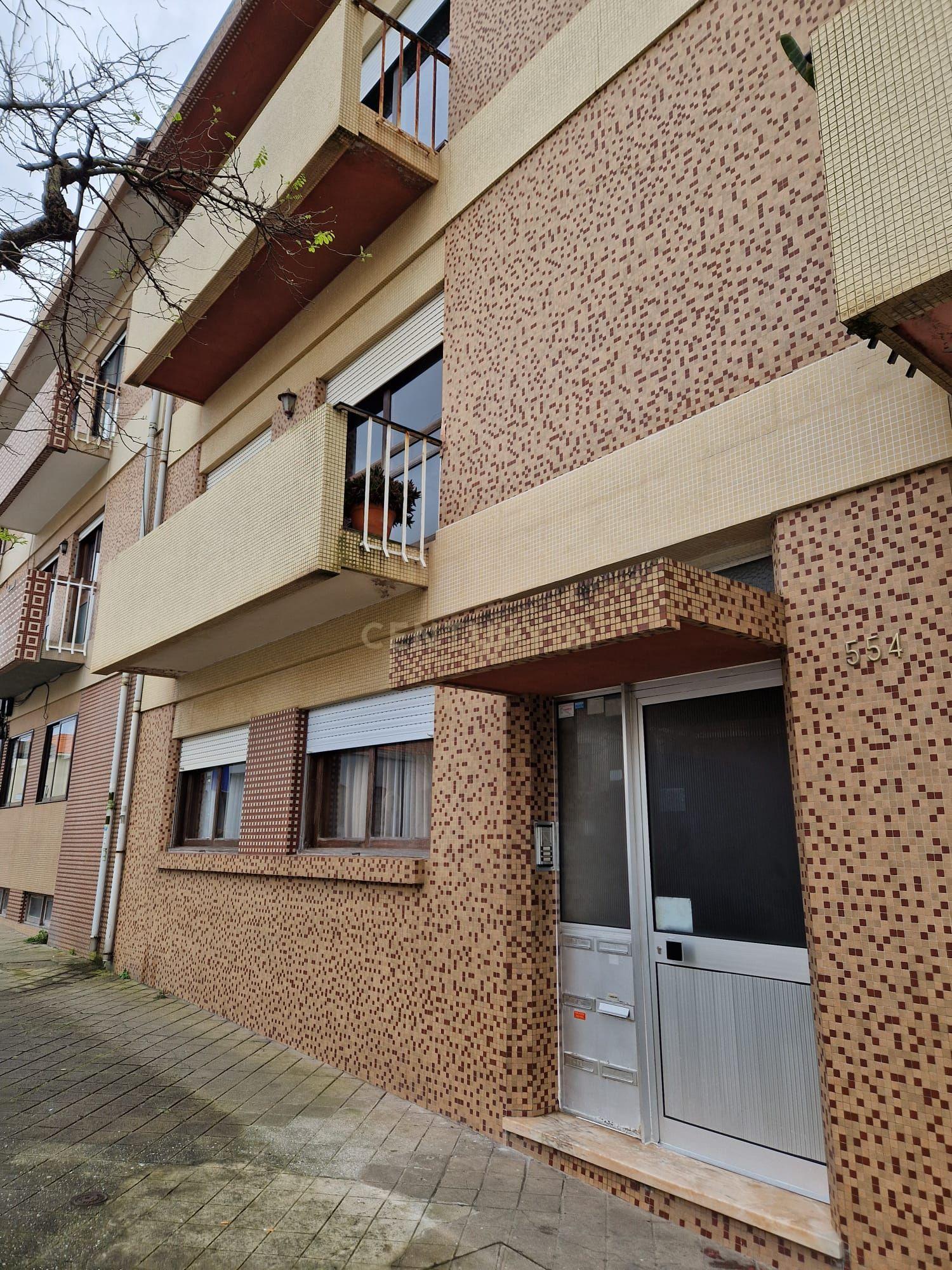 Apartamento T3 em Espinho com Vista e Proximidade à Praia - Image 21